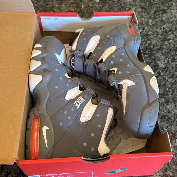 Nike air max max2 cb 94’ EUC 10.5 Gray and White High-Top Sneakers - Picture 13 of 13